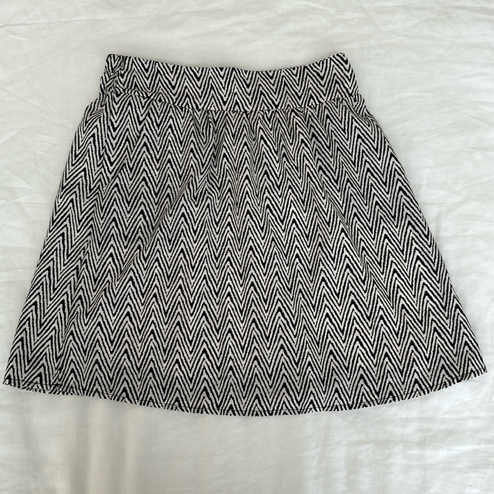 Pants Store Black & White Chevron Skirt